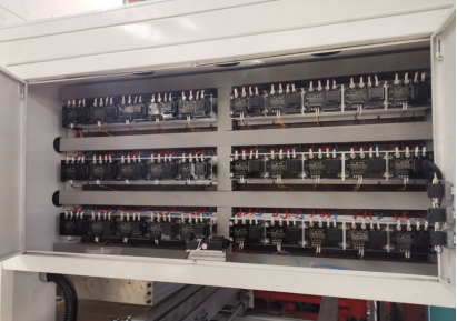 Intelligent Temperature Control System of Fully Thermoforming Machine